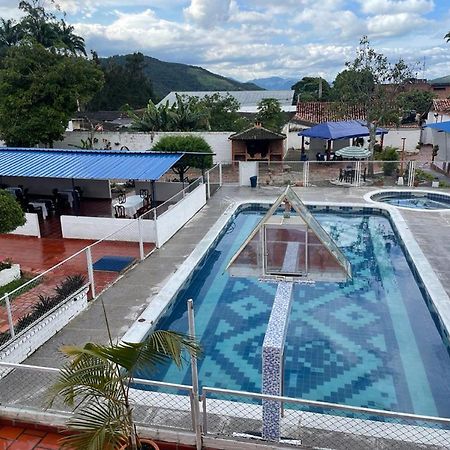 Hotel La Casona Chinácota エクステリア 写真