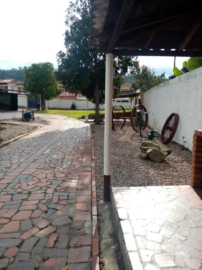 Hotel La Casona Chinácota エクステリア 写真